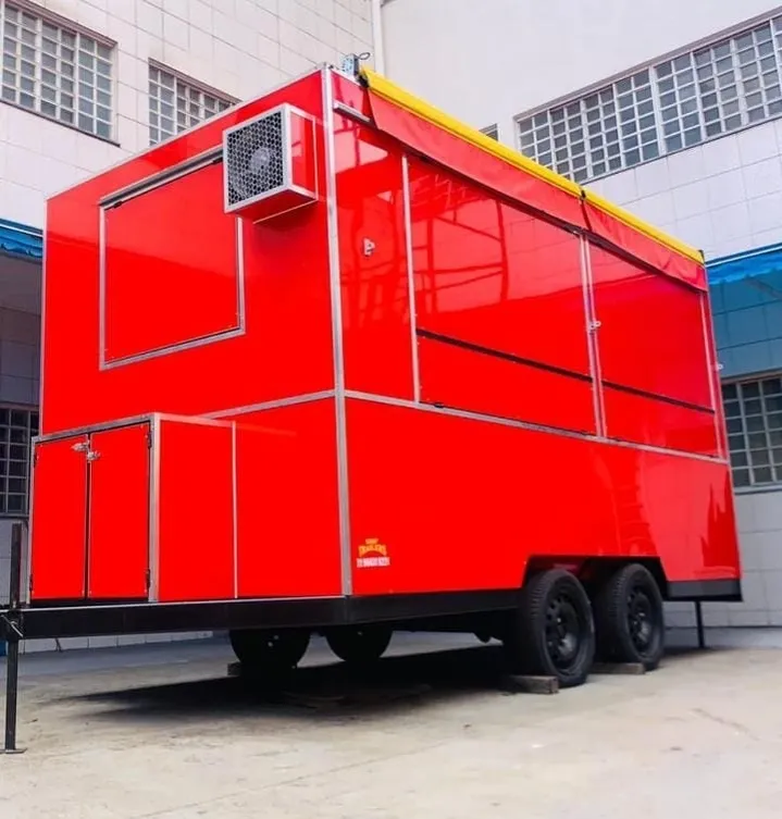 Trailer rodoviário 4m X 2m modelo padrão 2 eixos* *Itens inclusos* - Teto interno forrado em ACM branco com 04 quatro luminárias led (18w) de embutir - Tomada steck 32A, disjuntor geral, 05 tomadas de 20A - 02 Bancadas - Sistema hidráulico com um reservatório de 50L de água limpa e um reservatório de 50L de água usada. Cuba em inox, torneira de metal - Parede de trabalho forrada em inox ou ACM